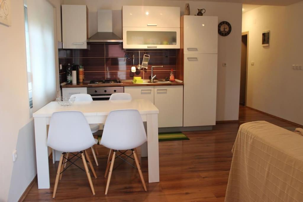 Modern Apartment In Poreč Exterior foto